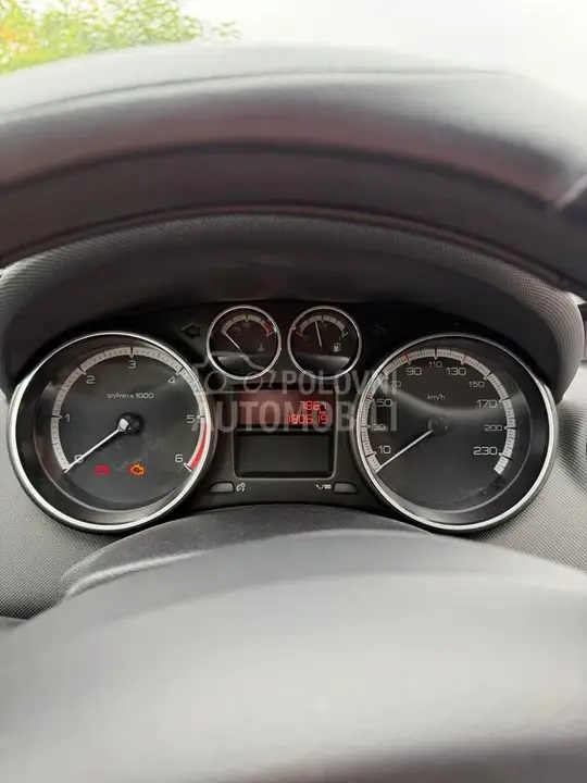 Peugeot 308 2012 photo 3