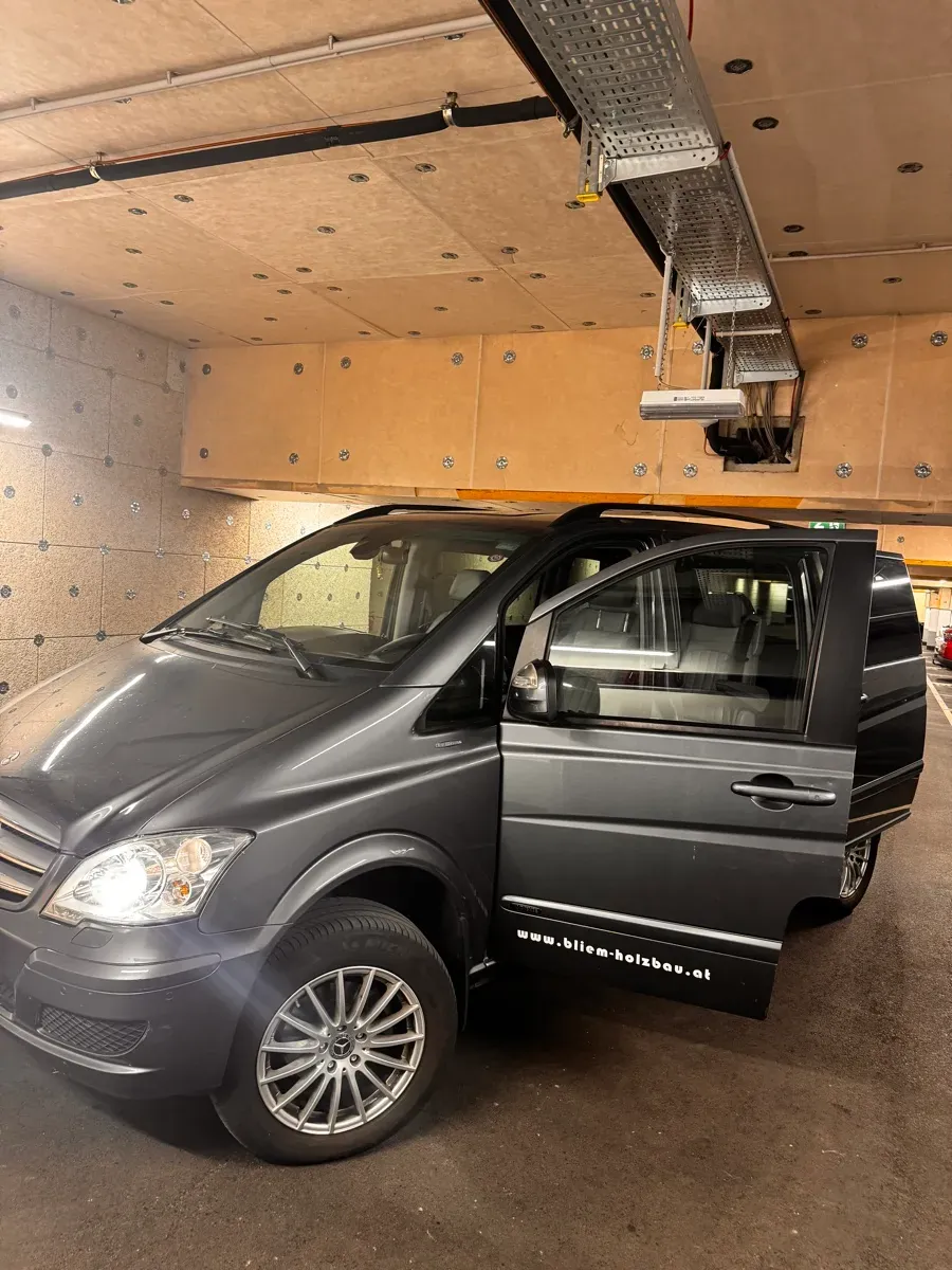 Mercedes-Benz Viano 2011 photo 3