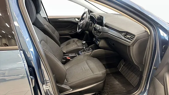 Ford Focus 2022 photo 3
