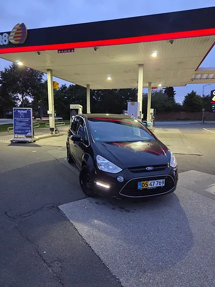 Ford S-Max 2012 photo 2