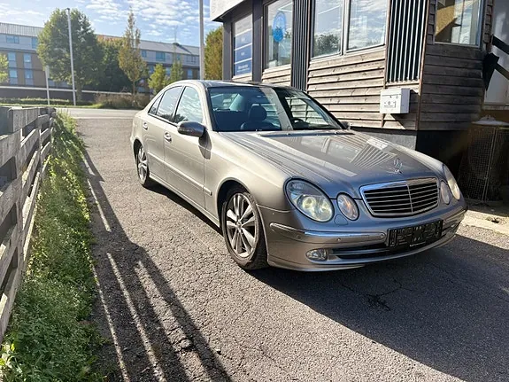 Mercedes-Benz E240 2003 photo 2