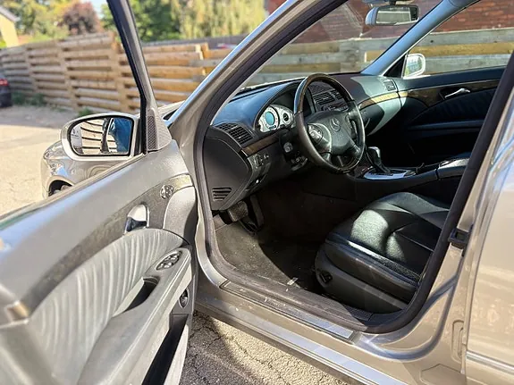 Mercedes-Benz E240 2003 photo 5