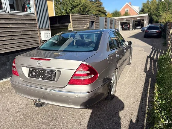 Mercedes-Benz E240 2003 photo 4