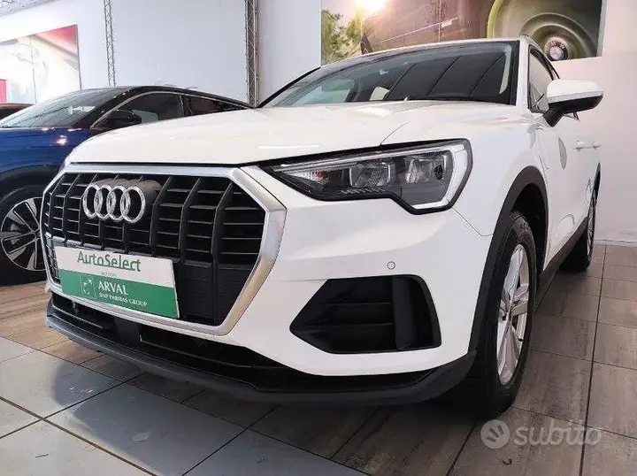 Audi Q3 2021 photo 2