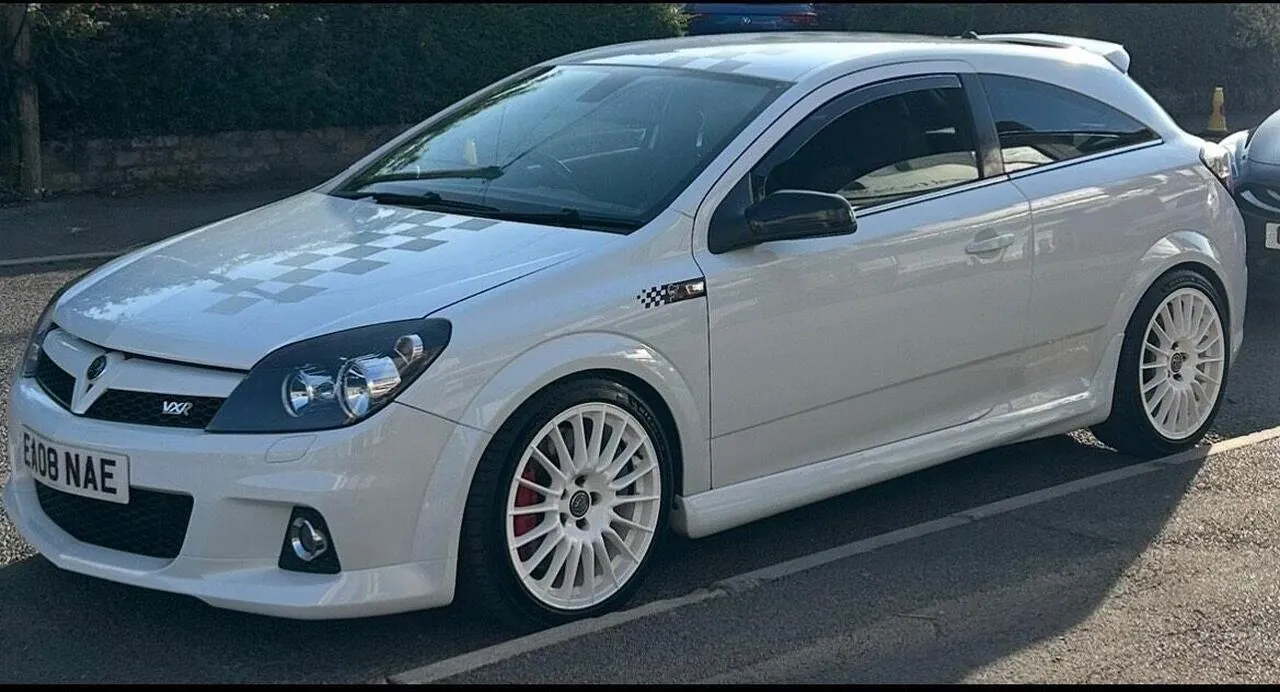 Vauxhall Astra 2008 photo 3