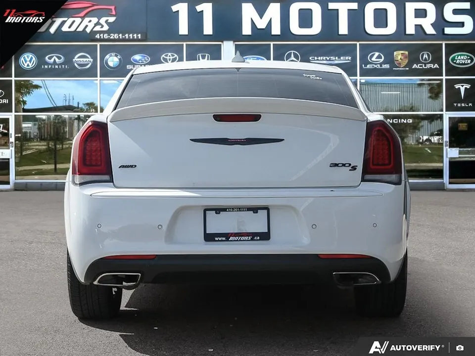 Chrysler 300 2022 photo 5