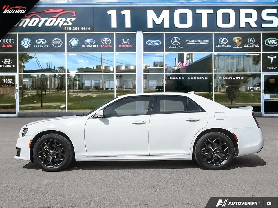 Chrysler 300 2022 photo 3