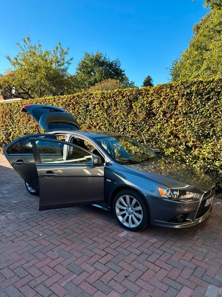 Mitsubishi Lancer