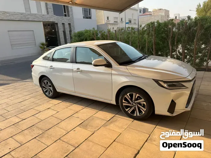 Nissan Sunny 2024 photo 5