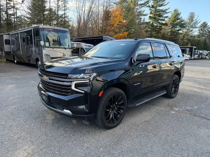 Chevrolet Tahoe 2021 photo 2