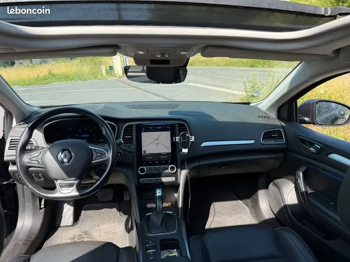 Renault Megane 2021 photo 2