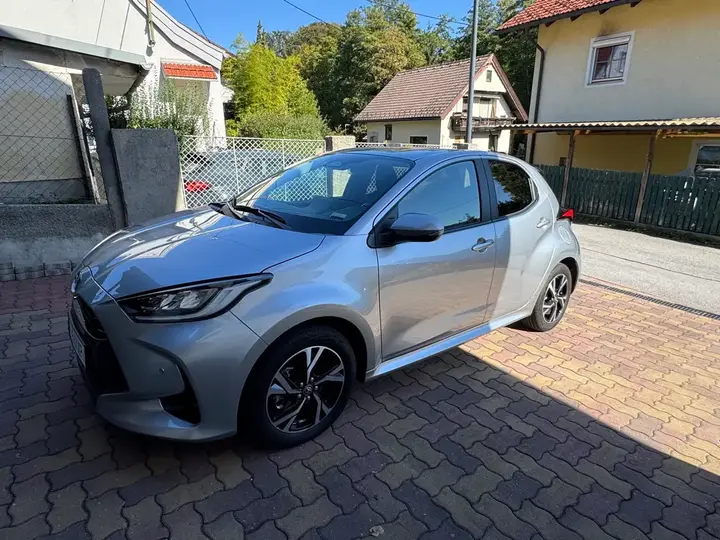 Toyota Yaris 2024 photo 3