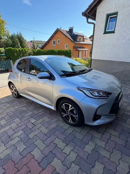 Toyota Yaris 2024 photo 2