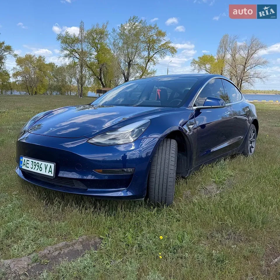 Tesla Model 3 2018 photo 2