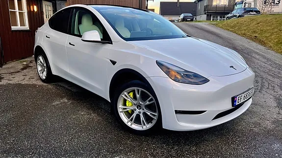Tesla Model Y 2023 photo 5
