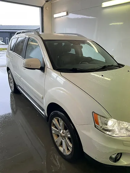 Mitsubishi Outlander 2010 photo 4