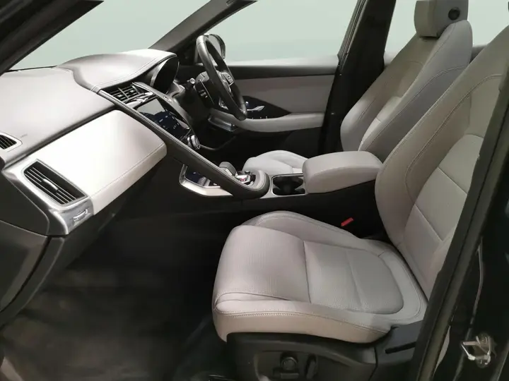 Jaguar E-Pace 2023 photo 4