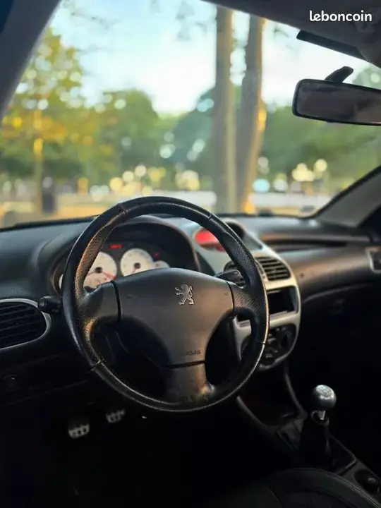 Peugeot 206 2002 photo 2