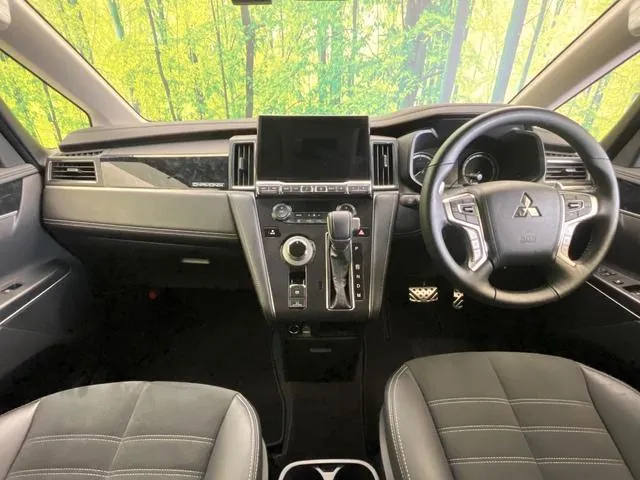 Mitsubishi Delica D:5 2025 photo 2