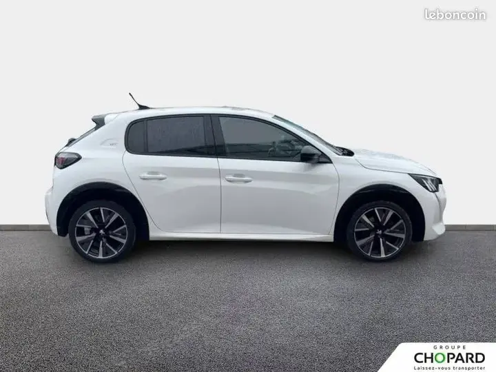 Peugeot 208 2023 photo 4