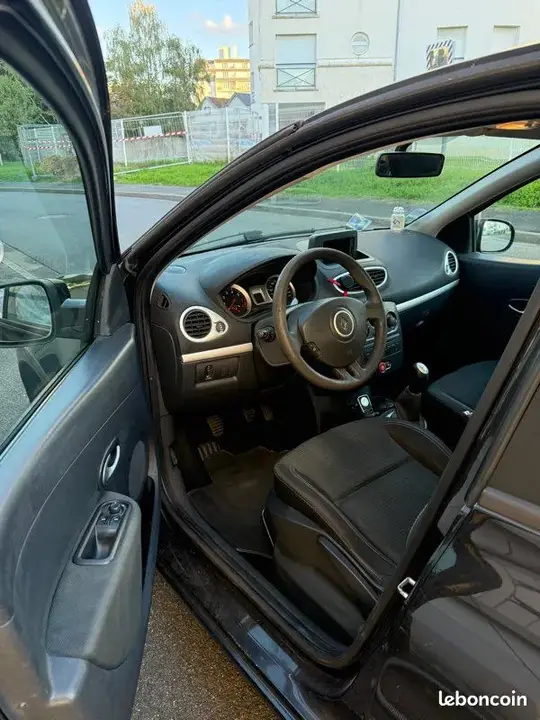 Renault Clio 2011 photo 3