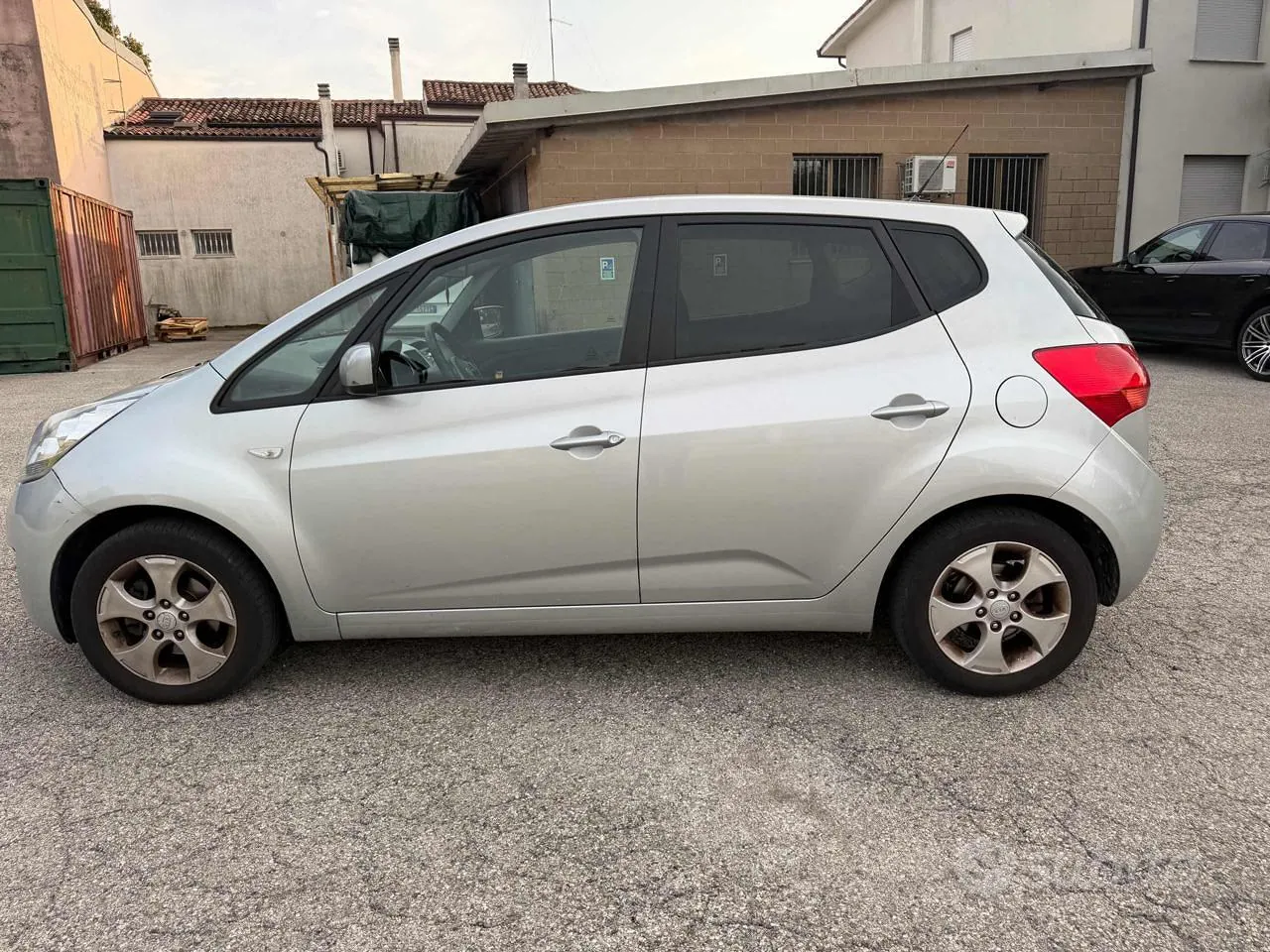 Kia Venga 2010 photo 5