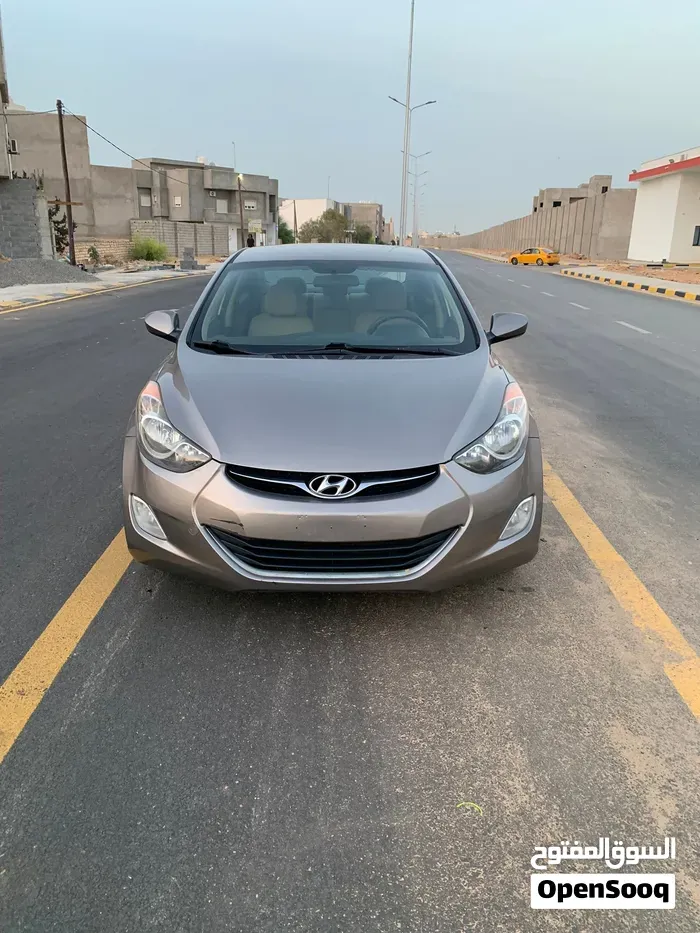 Hyundai Elantra 2013 photo 2