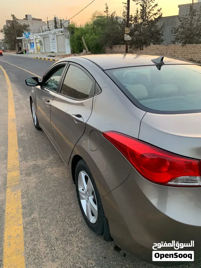 Hyundai Elantra 2013 photo 4