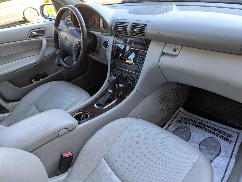 Mercedes-Benz C-Class 2006 photo 4