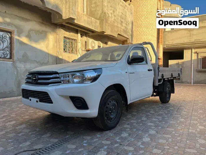Toyota Hilux 2025 photo 2