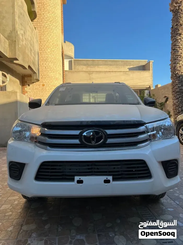 Toyota Hilux 2025 photo 3