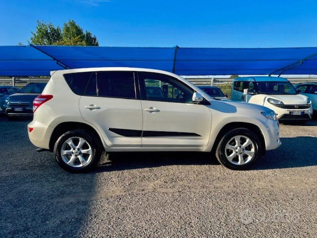 Toyota Rav4 2011 photo 5