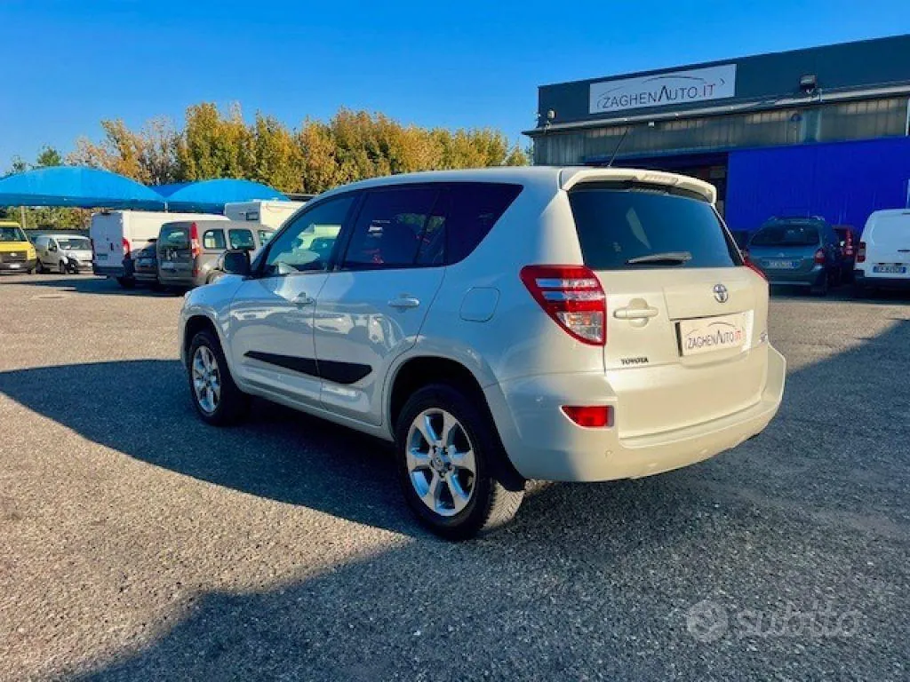 Toyota Rav4 2011 photo 3