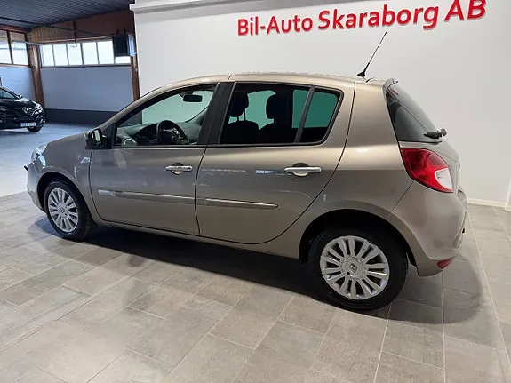 Renault Clio 2010 photo 3