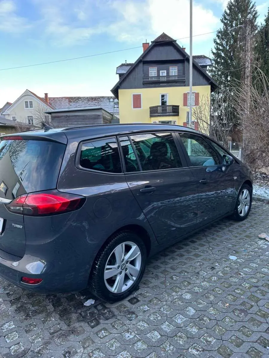 Opel Zafira 2015 photo 2