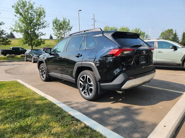 Toyota Rav4 2021 photo 3