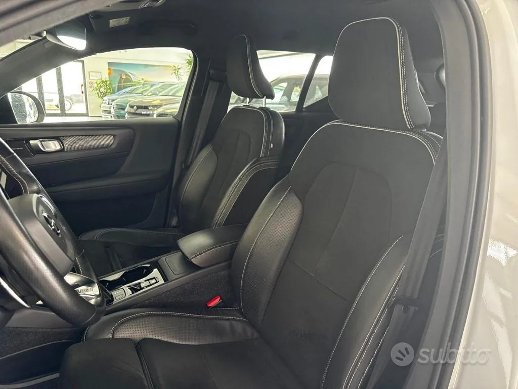 Volvo Xc40 2019 photo 2
