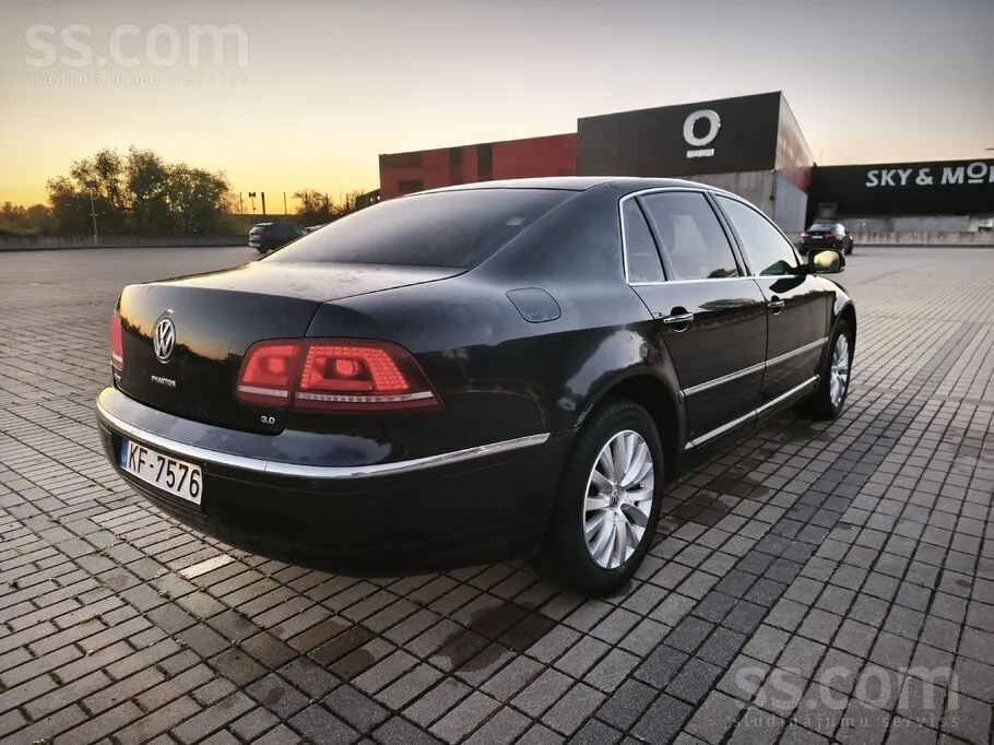 Volkswagen Phaeton 2012 photo 4