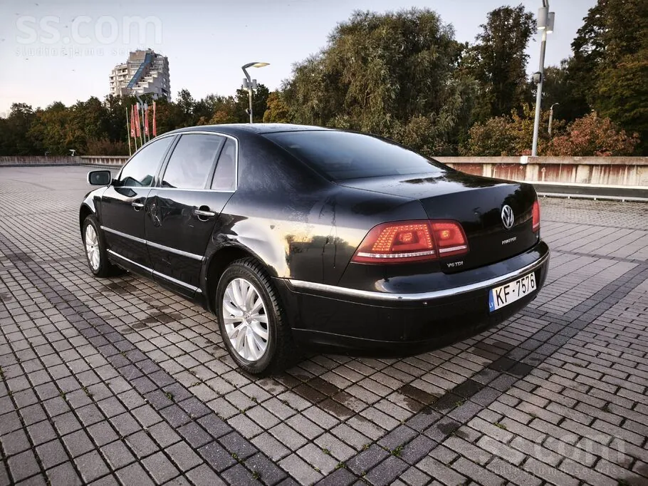 Volkswagen Phaeton 2012 photo 5