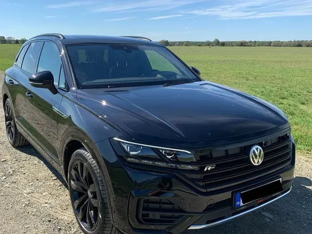 Volkswagen Touareg 2020 photo 2