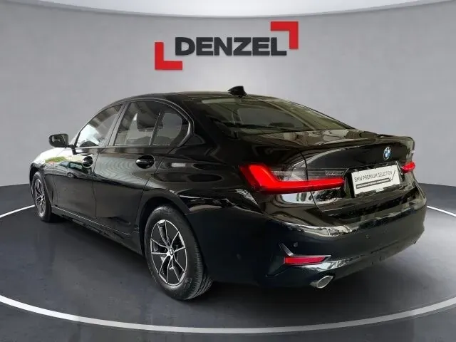 BMW 3 Series 2022 photo 3