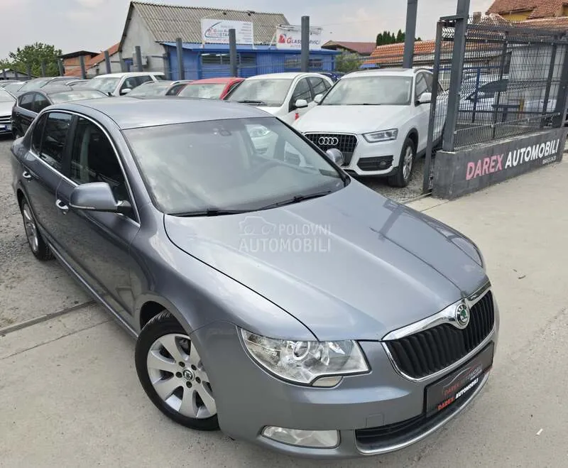 Skoda Superb 2011 photo 2