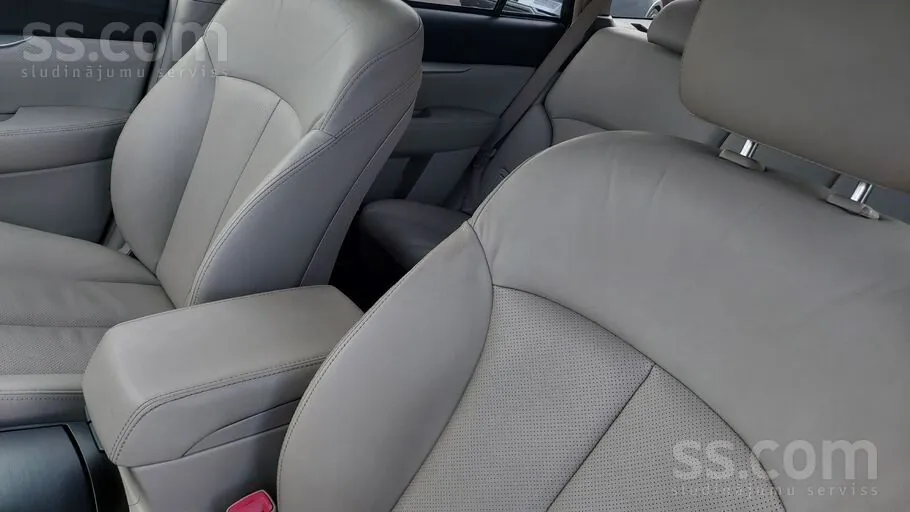 Subaru Legacy 2013 photo 4