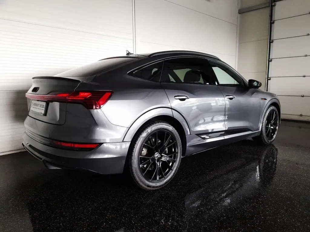 Audi E-Tron 2022 photo 2