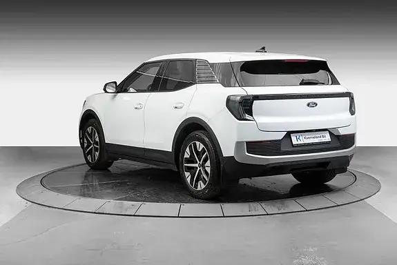 Ford Explorer 2026 photo 3