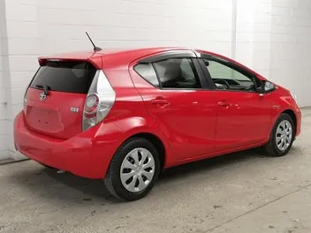 Toyota Aqua 2013 photo 3