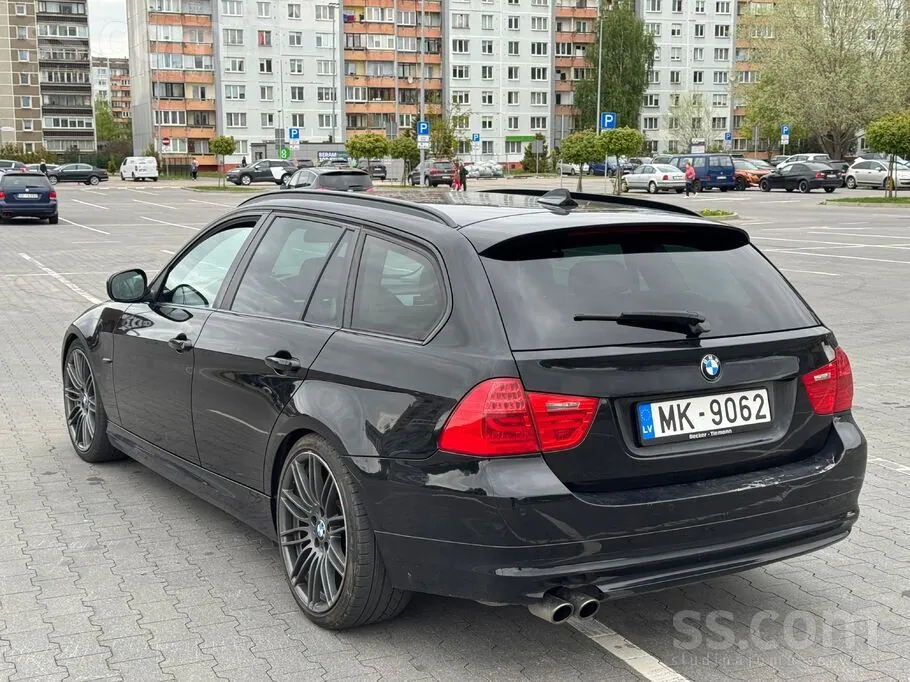 BMW 325 2010 photo 4