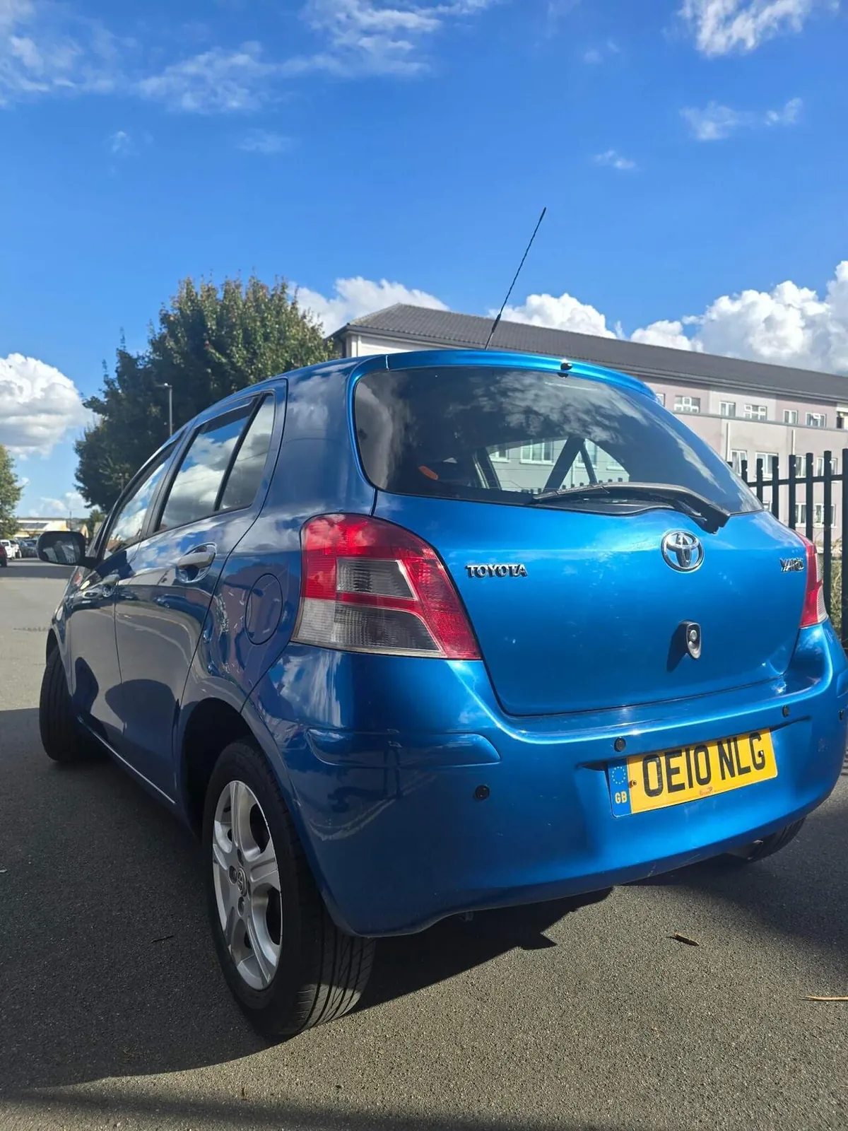 Toyota Yaris 2010 photo 3
