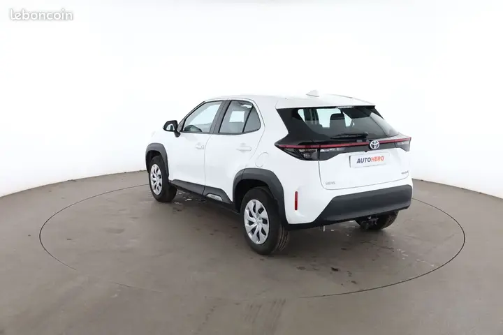 Toyota Yaris Cross 2024 photo 2