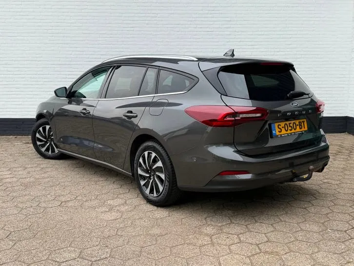 Ford Focus 2023 photo 3